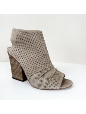 Vince Camuto Kentvi Leather Suede Perforated Peep Toe Ankle Booties Size 8M